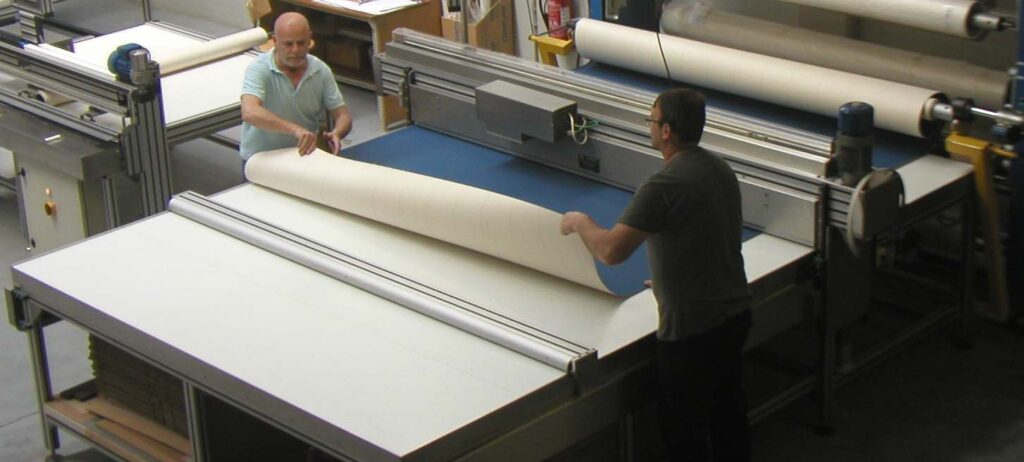 Semiautomatic Cutting Table